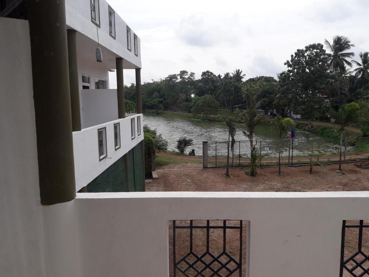 Kanora Lake Resort Maharagama Exterior foto